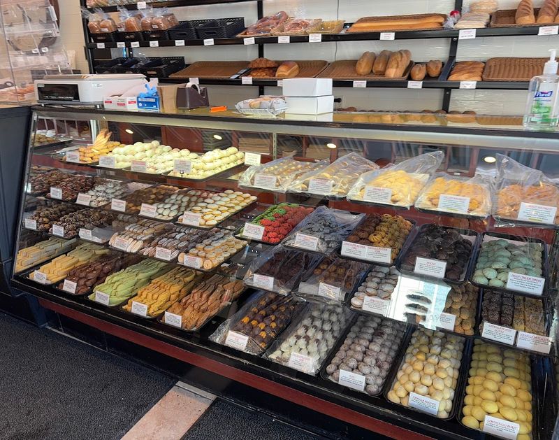 A Simple, Old-School Bakery Atmosphere That Feels Authentic