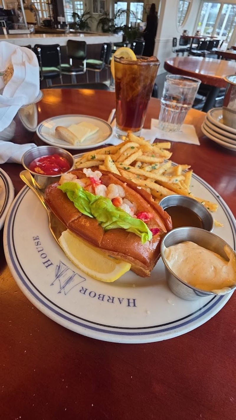 A Prime Location Near Downtown Attractions