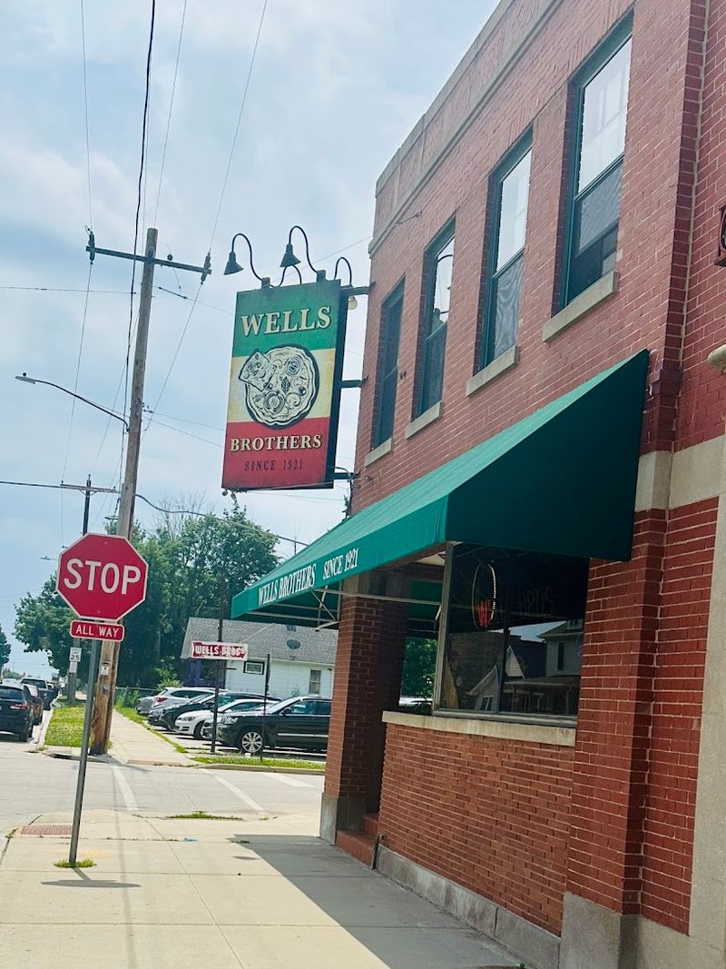 A Worth-The-Drive Pizza Stop In Downtown Racine
