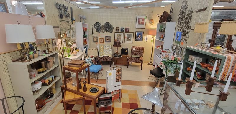 Vintage Furniture Pieces That Bring Old Homes Back To Life