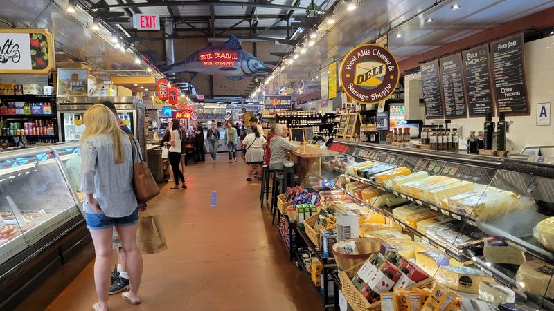 A Food Hall That Highlights Local Flavour