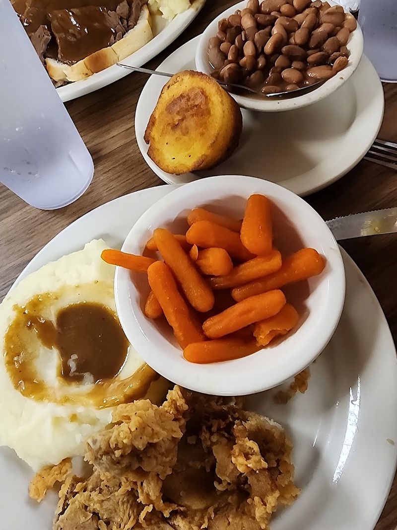 Why This Diner Belongs On Every Nashville Food List