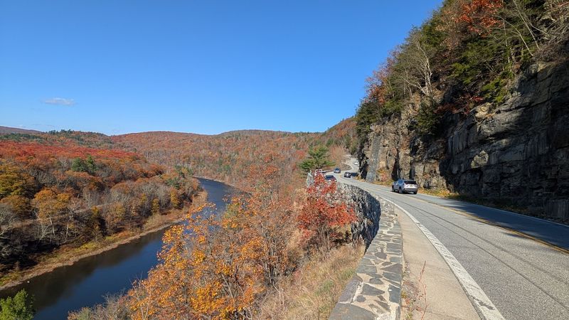 Route 97 And The Hawk's Nest Lookout Explained