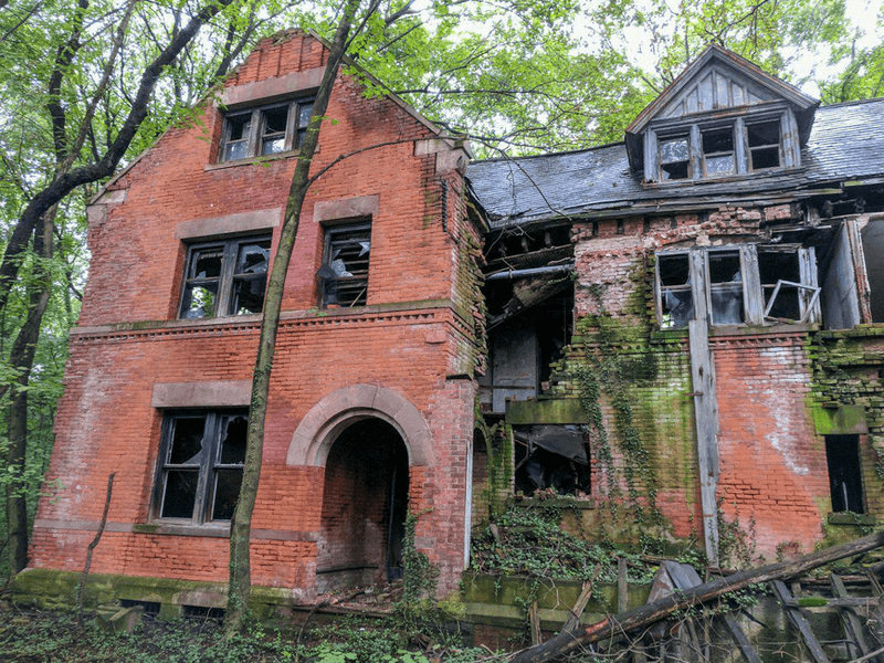 The Riverside Hospital Ruins That Spark Curiosity