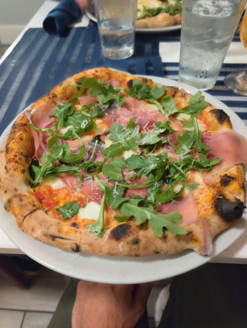 Classic Italian Pizzas That Let High-Quality Ingredients Shine