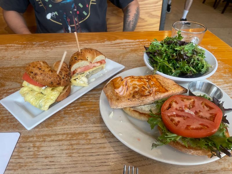 Lunch Options That Hold Their Own