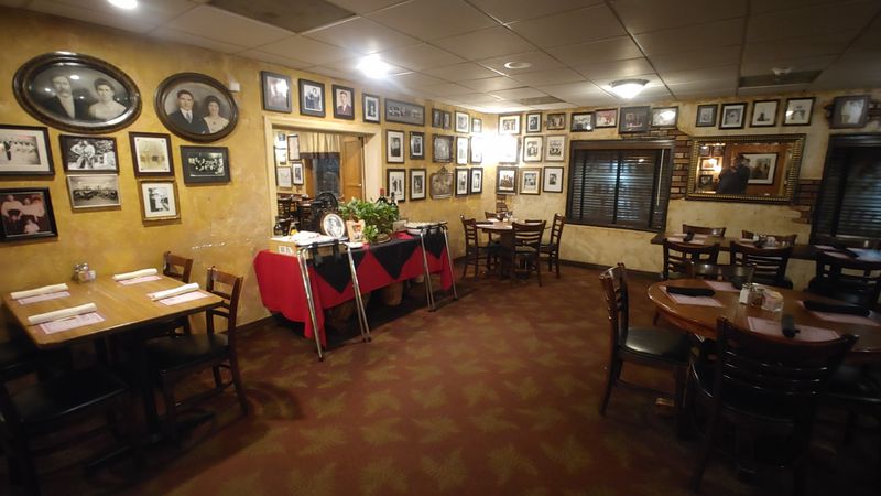 Where Big Tables And Celebrations Feel Easy