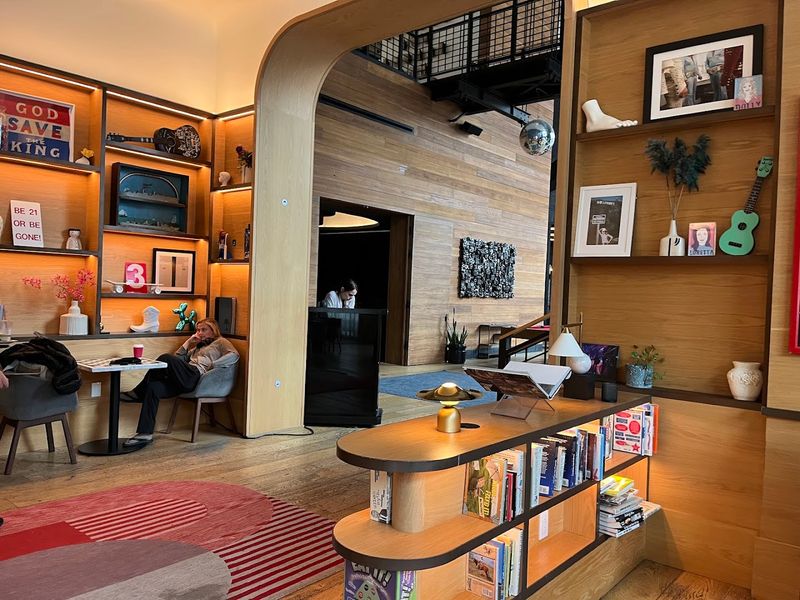 Funny Library Coffee Shop, Nashville