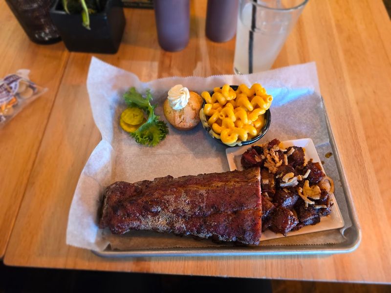 Slow-Smoked Meats That Capture Real Southern Barbecue Tradition