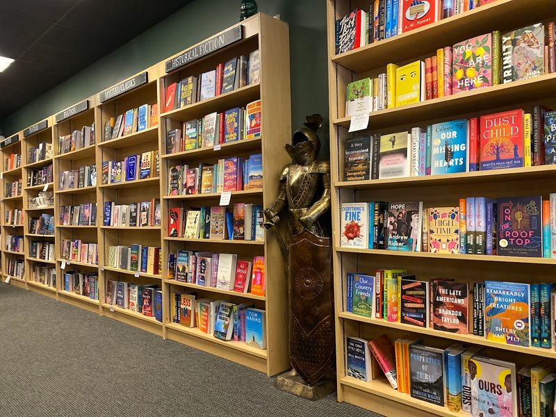 Fable Hollow Coffee And Bookshoppe