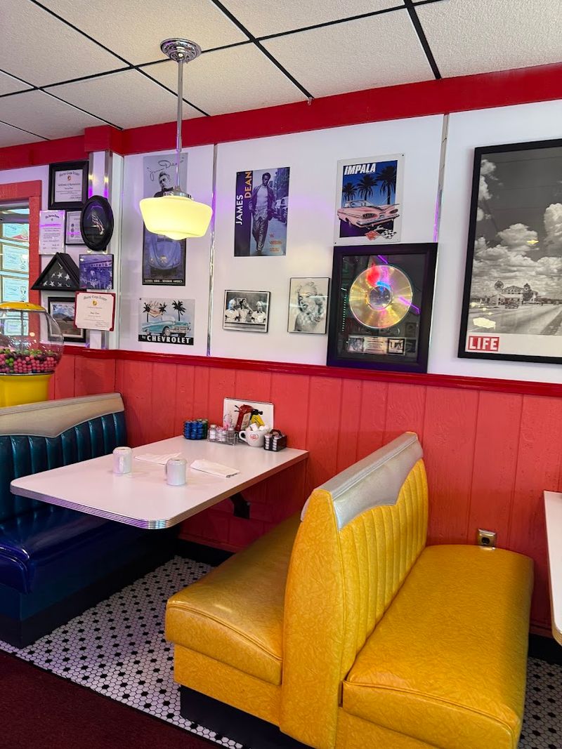 A Relaxed, Friendly Setting That Feels Instantly Familiar