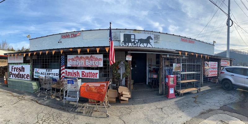 J B's Corner Market (Amish Store), Powell