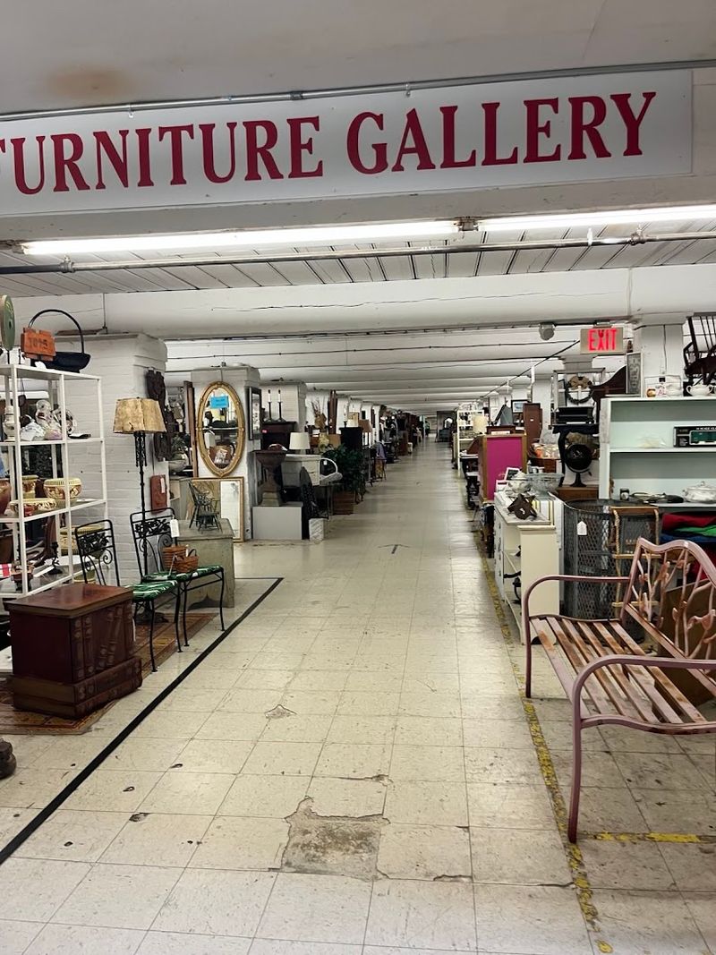 New Bedford Antiques At The Cove, New Bedford