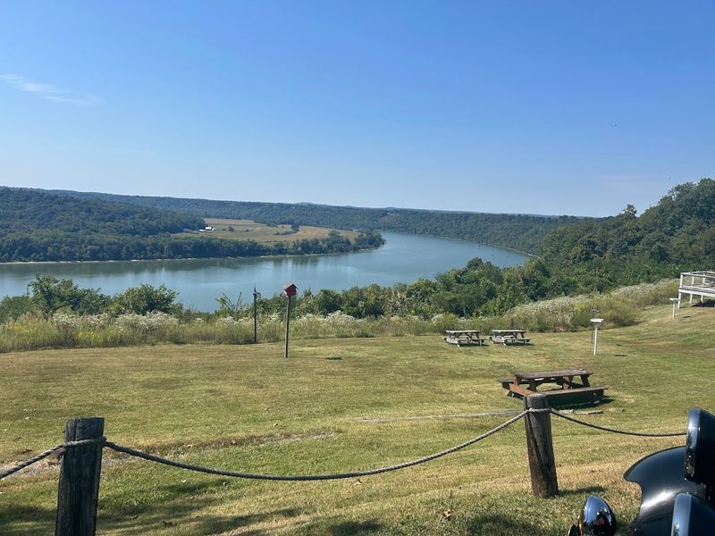 Outdoor Seating Arrangements That Embrace Nature