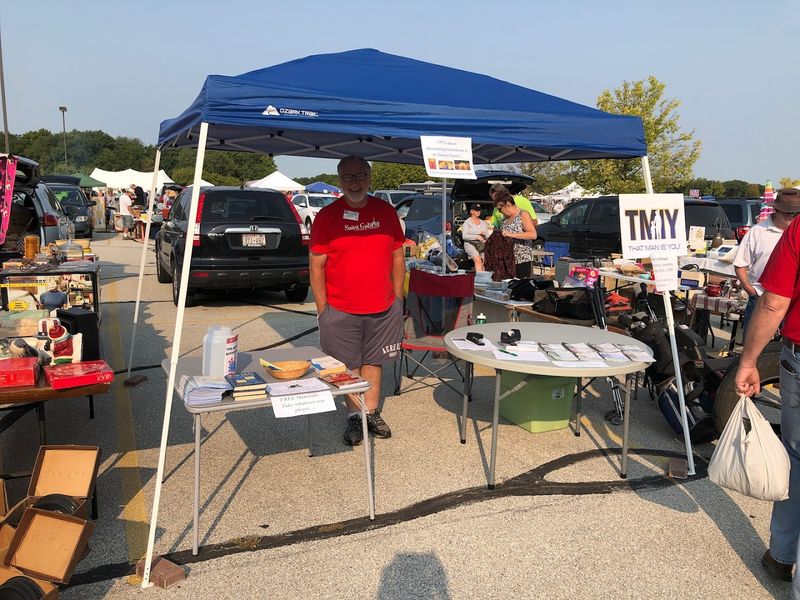 Shoppers Arriving Early For The Best Deals