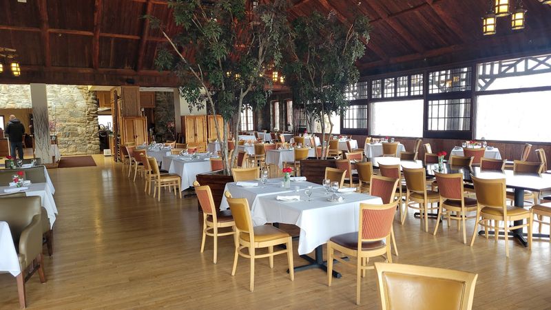 The 1915 Restaurant Where Dinner Becomes An Event Worth Dressing Up For