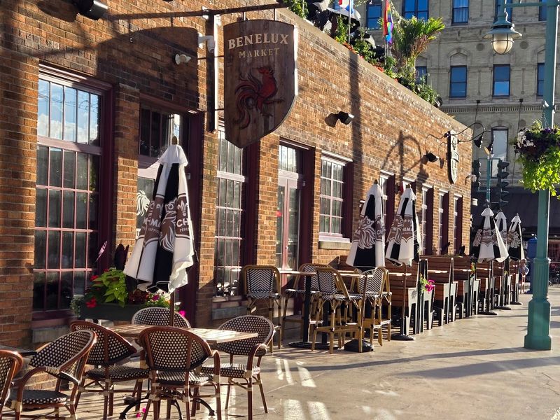 Sunset Views That Turn A Simple Meal Into A Memorable One