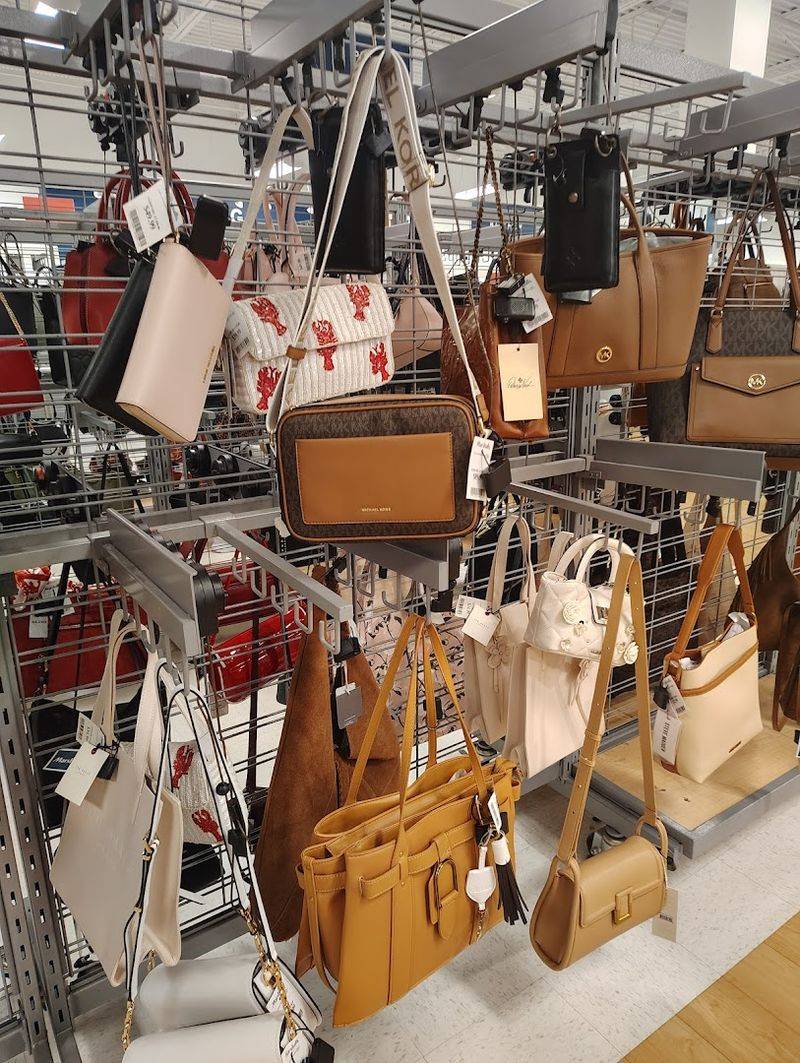 Packing Tips To Maximize Your Shopping Bag Capacity