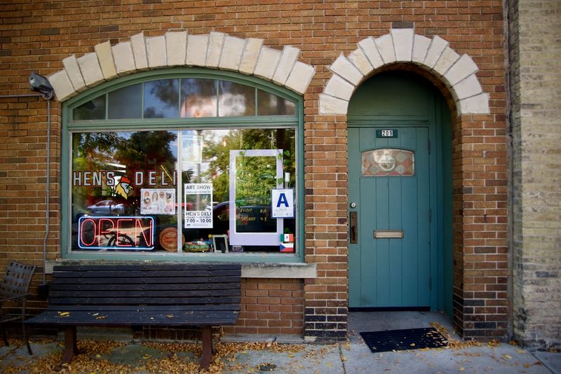 Hen's Deli (Milwaukee)