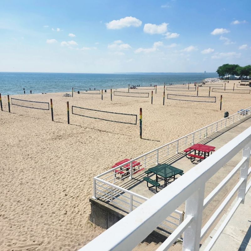 Bradford Beach (Milwaukee)