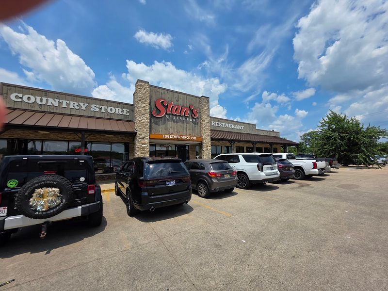 The Road Trip Stop That Surprises First-Timers