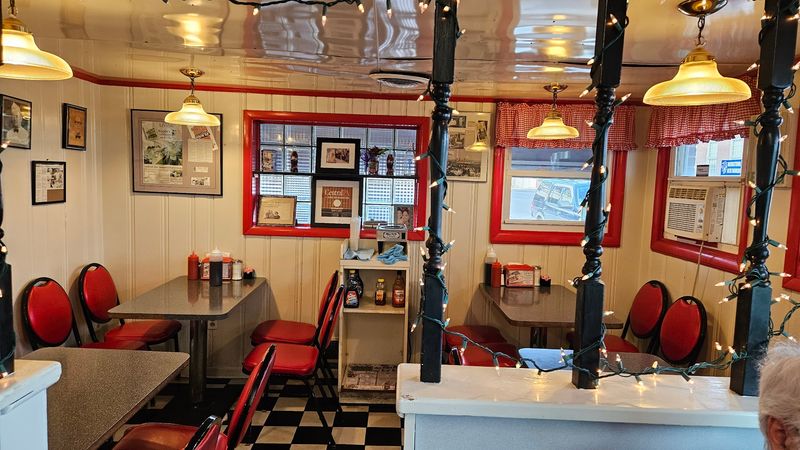 The Retro Atmosphere That Takes You Back In Time