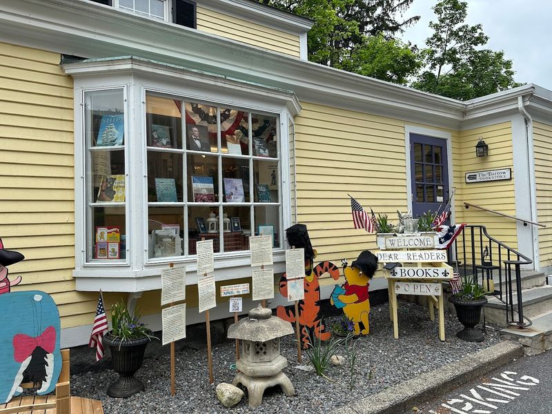Barrow Bookstore, Concord
