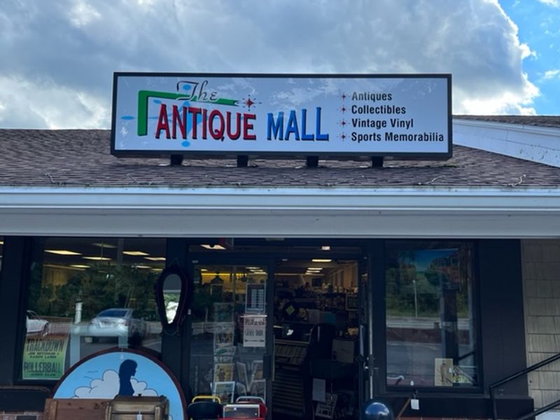 Route 18 Antique Mall, Lakeville