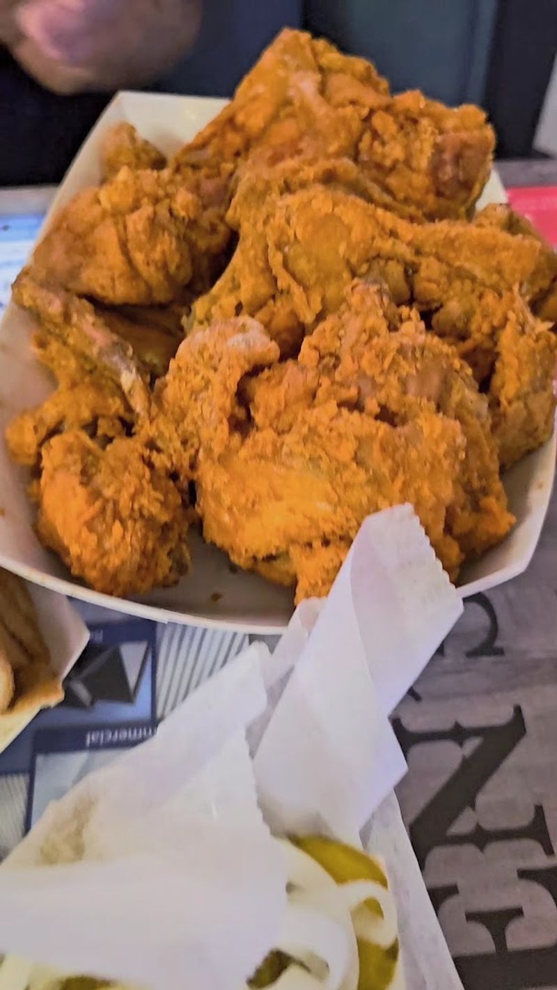 Eischen's Bar, Fried Chicken So Good It Defies Logic
