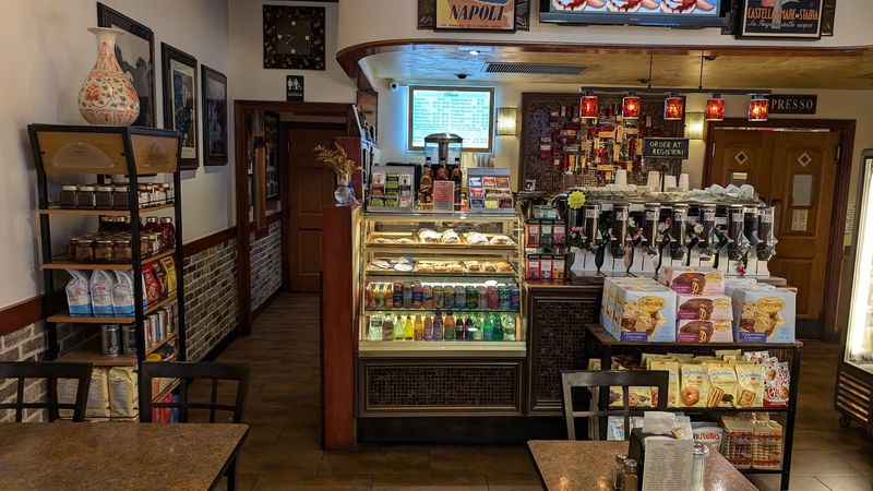 DeLillo Pastry Shop — Belmont, Bronx