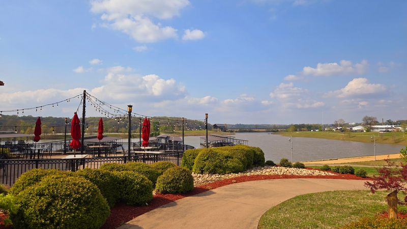 Why Clarksville Deserves A Spot On Every Tennessee Travel List