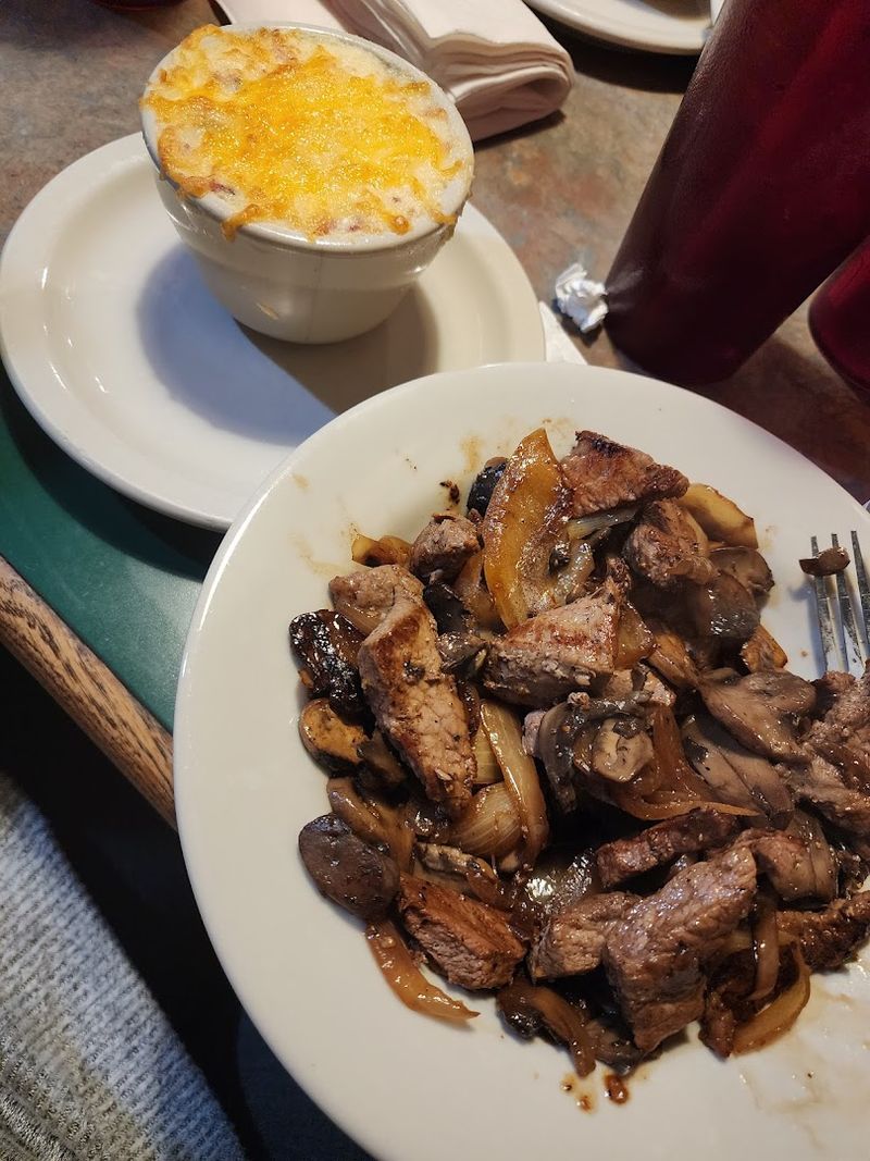 Hearty Dinner Plates That Impress Regulars