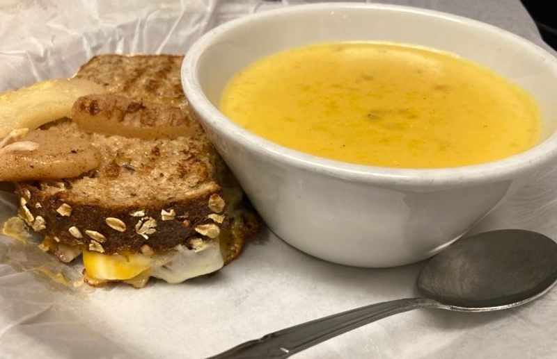 Homemade Soups That Pair Perfectly With A Sandwich