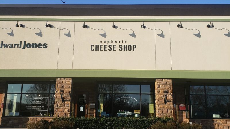 Cheese Education, Tasting Events, And DIY Charcuterie Classes