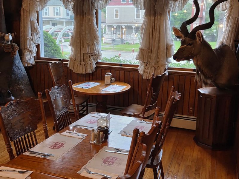 The Old Schoolhouse Restaurant (Fish Creek)