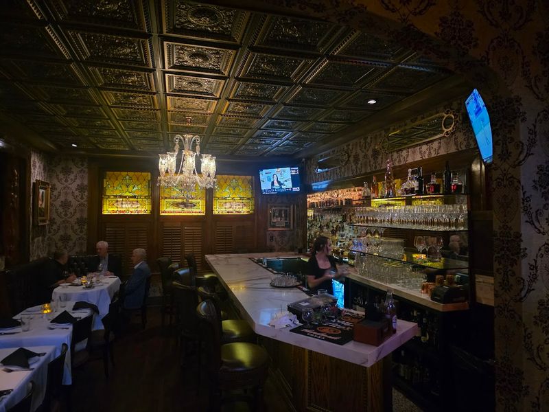 Service Style And What To Expect From The Staff