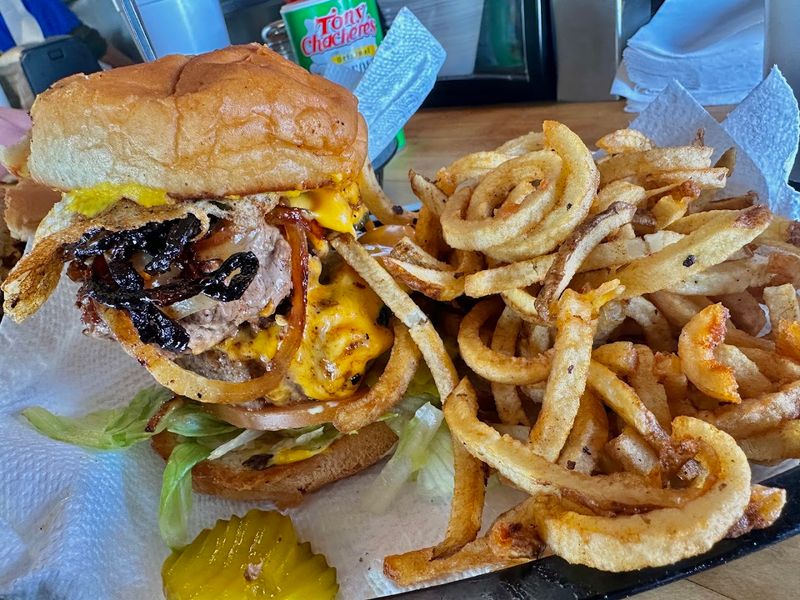 Nic's Grill, The Burger That Ruins Every Other Burger