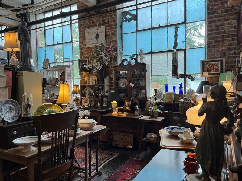 The Vendor Community Behind The Marketplace's Character