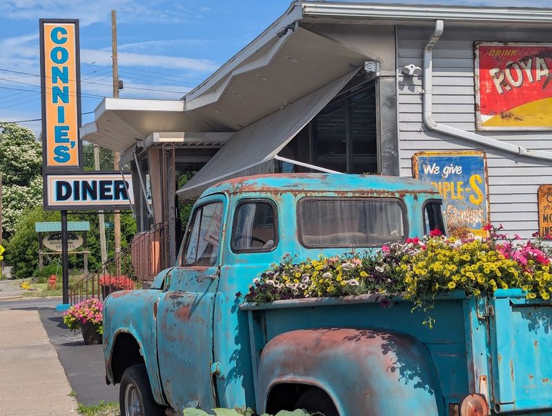 Connie's Diner