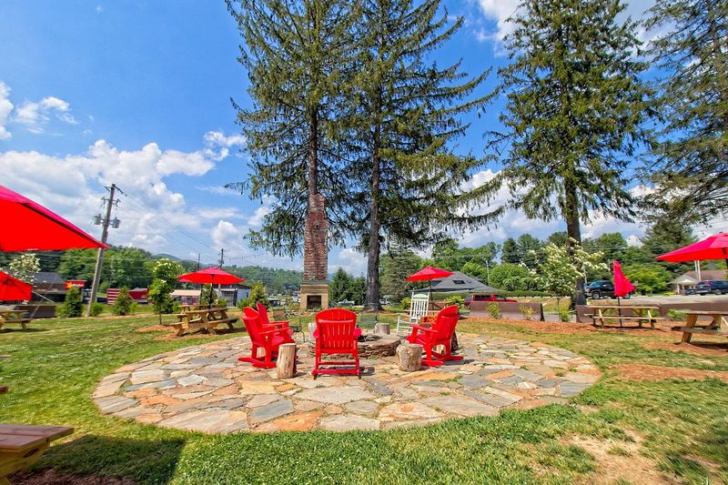 Toe River Arts Turns This Town Into A Creative Surprise