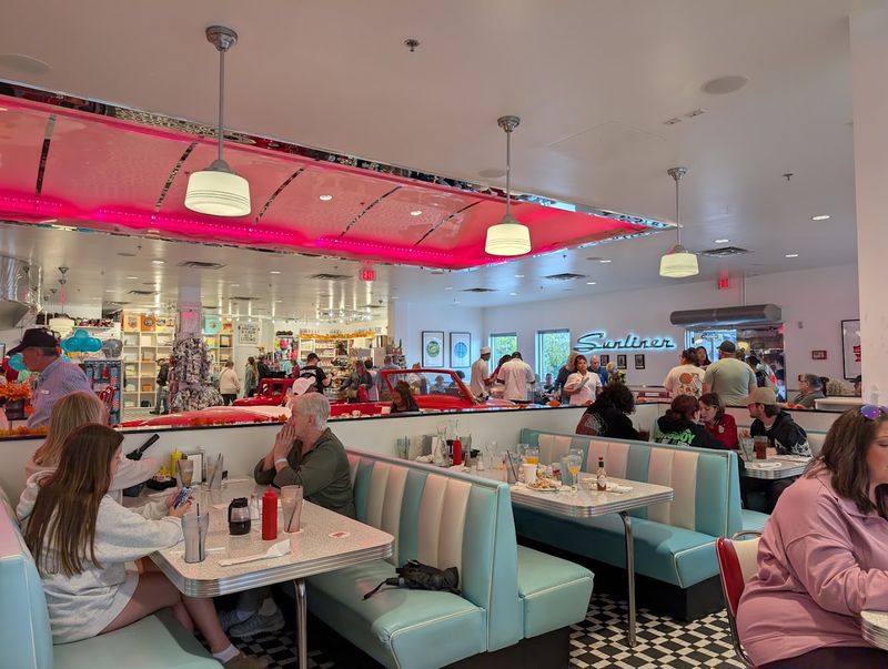 Sunliner Diner, Pigeon Forge