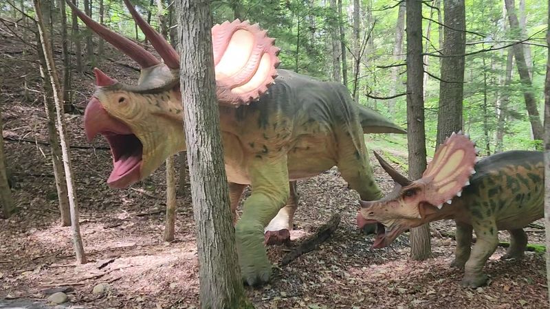 What The Animatronic Dinosaurs Actually Look Like Up Close