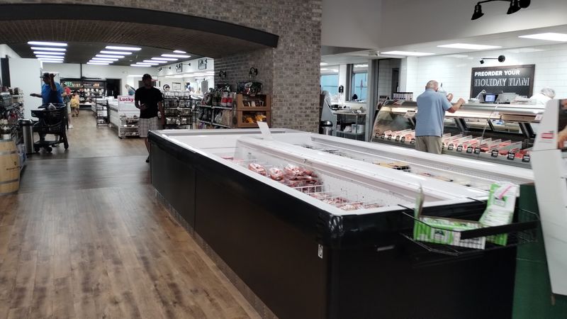 Early Opening Hours Make It Easy To Shop Fresh Each Day