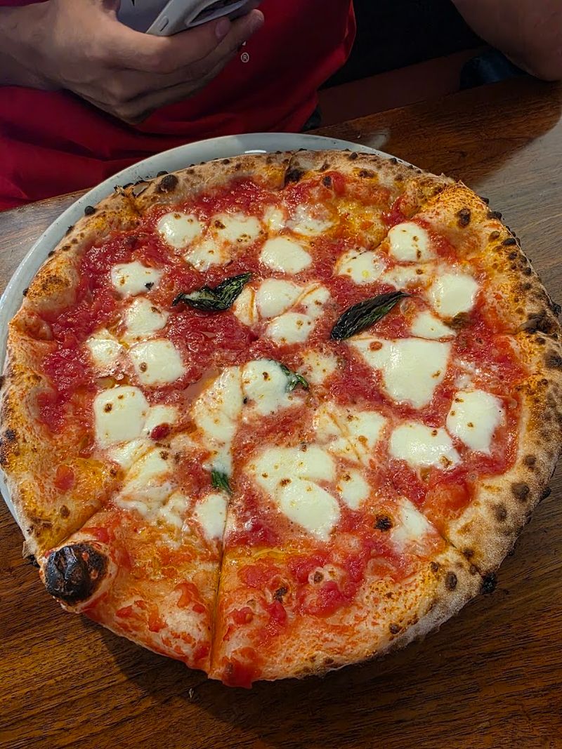 A Classic Margherita Pizza That Shows Off True Craftsmanship