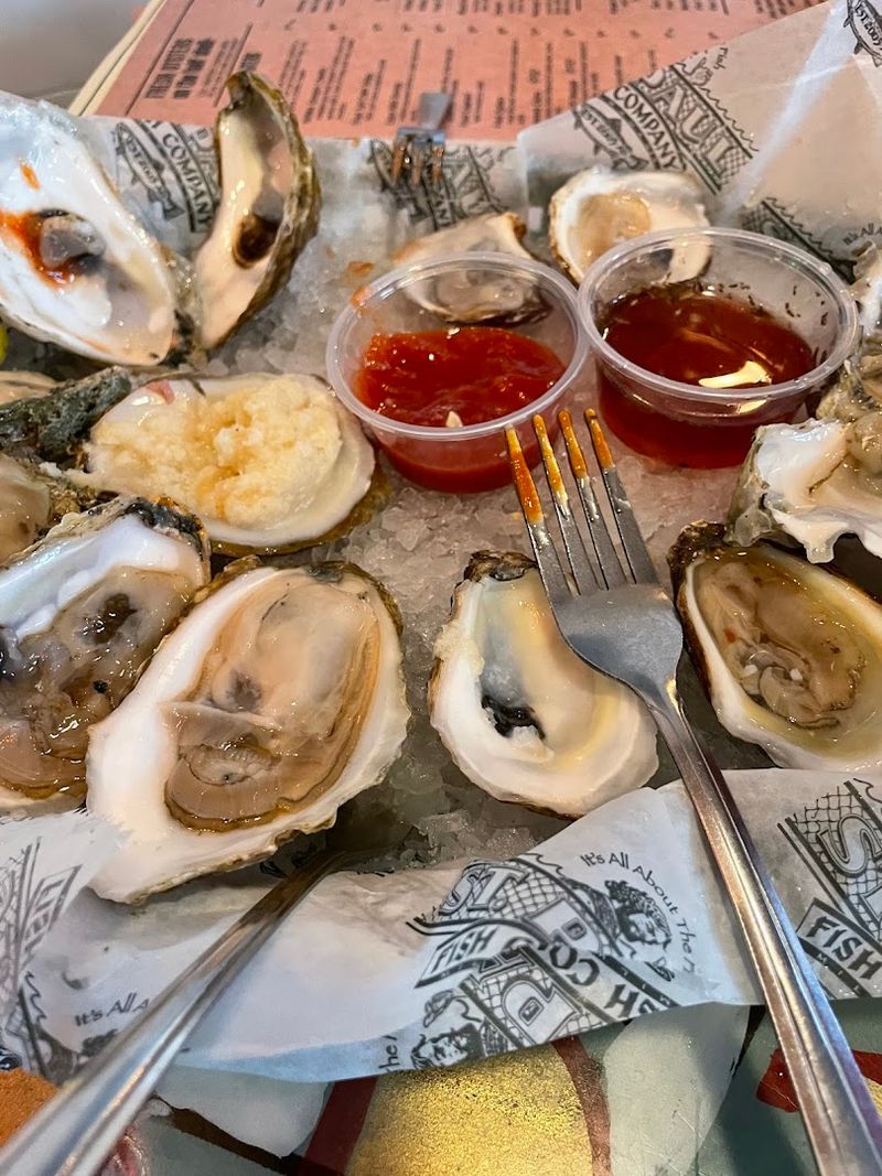 A Raw Bar That Draws Seafood Lovers From Across Wisconsin