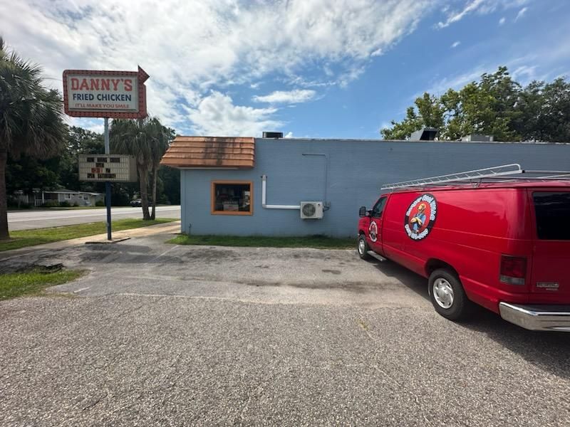 A Busy Drive-Thru That Speaks For Itself