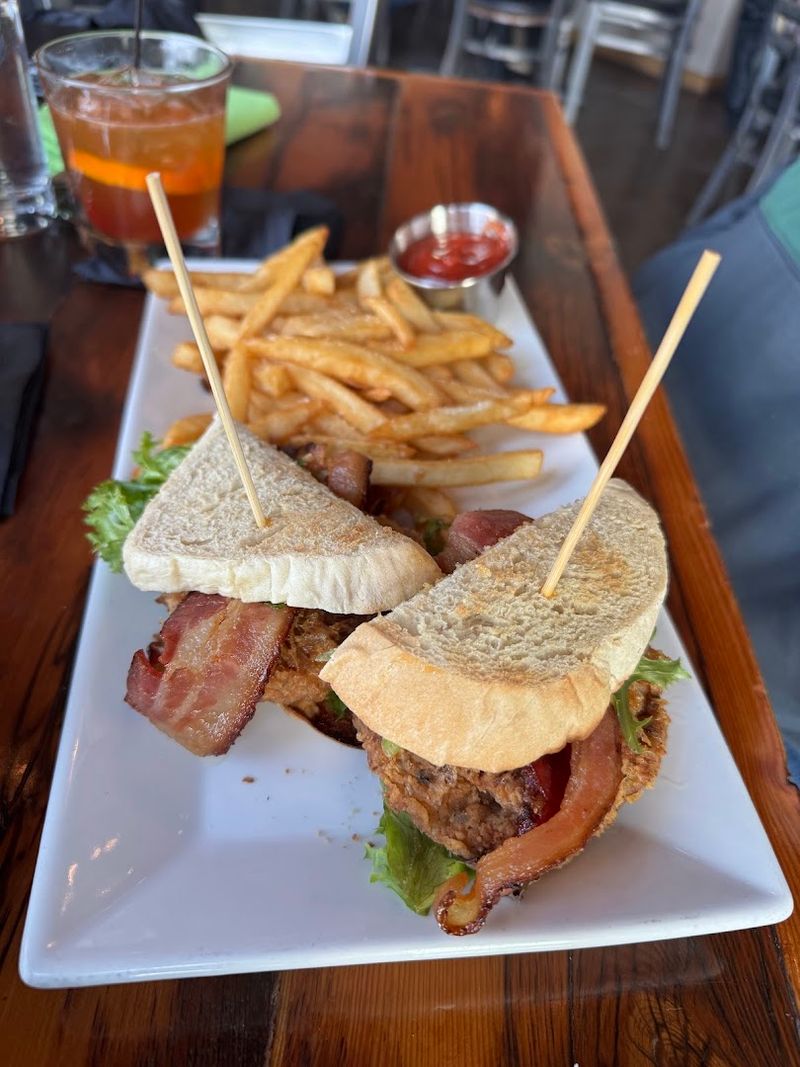 Café That Works For Both Quick Stops And Slow Brunches