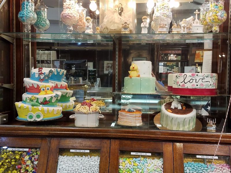 A Pastry Case Full Of Old-World Recipes That Never Needed Updating