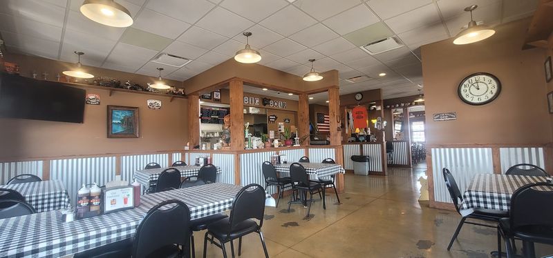 The Restaurant Keeps A Casual Smokehouse Atmosphere