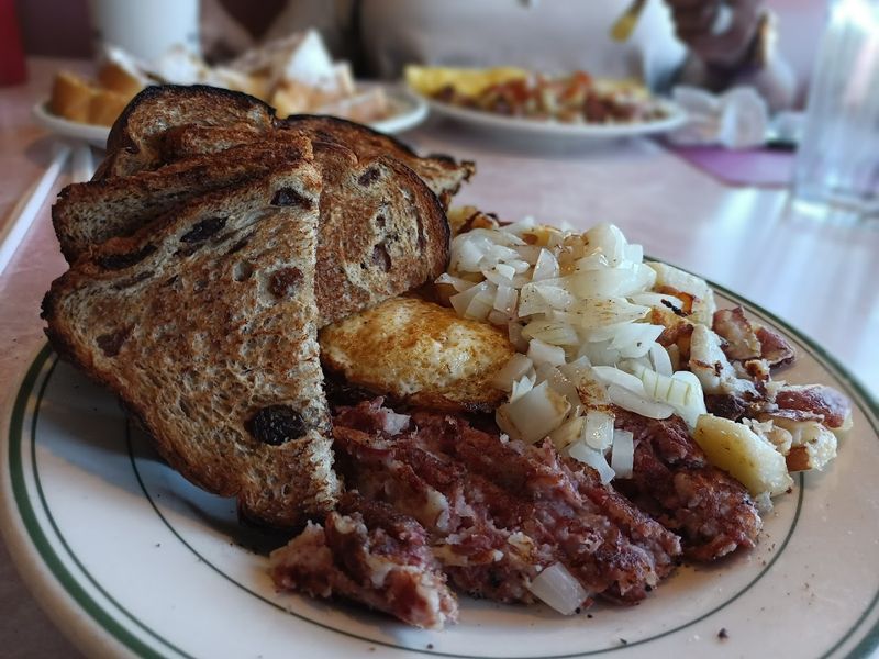 The Corned Beef Hash That Keeps Regulars Coming Back